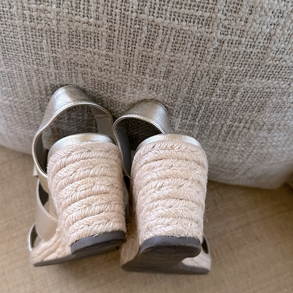 Vionic wedges. Color is gold.  Size 8 - Picture 3 of 5